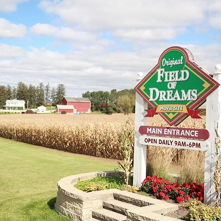 Field Of Dreams House Lägenhet Dyersville Exteriör bild